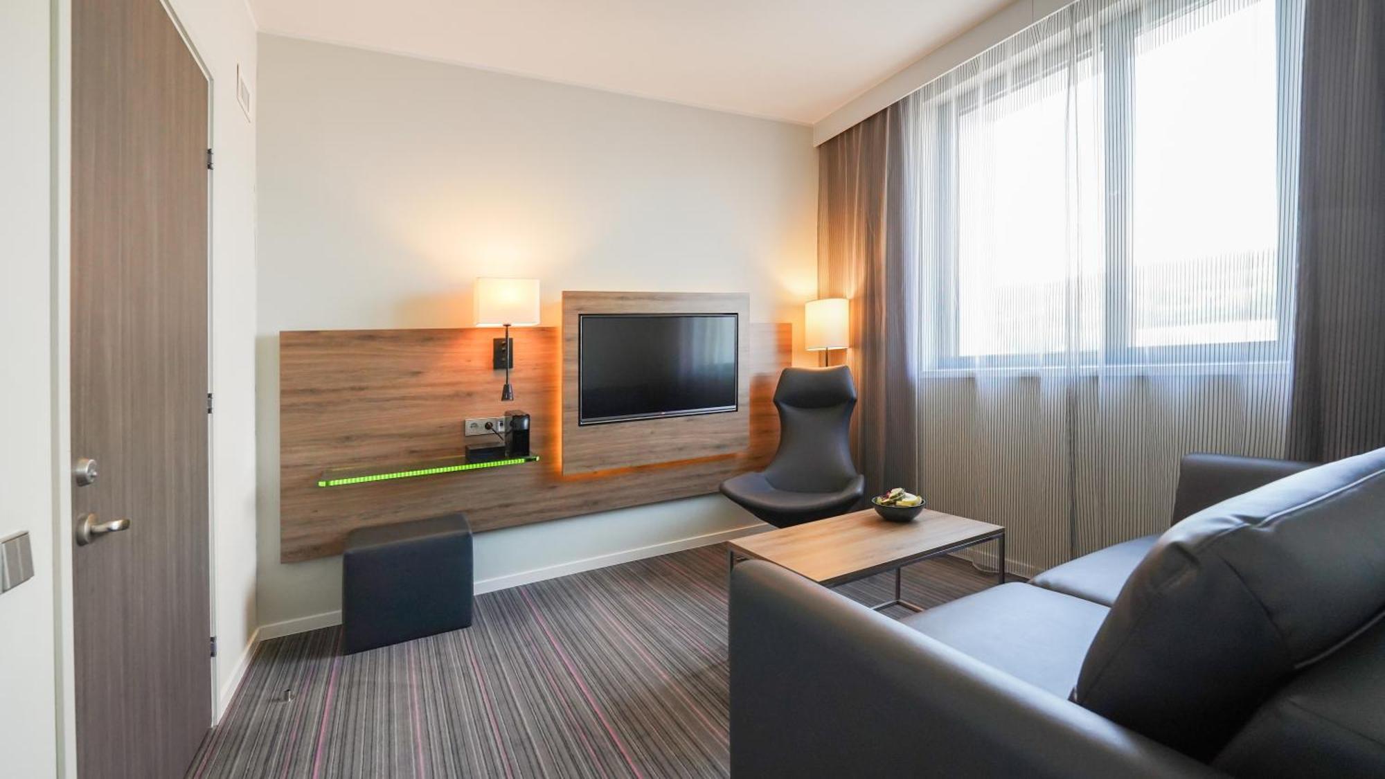X Hotel Шеттен Экстерьер фото